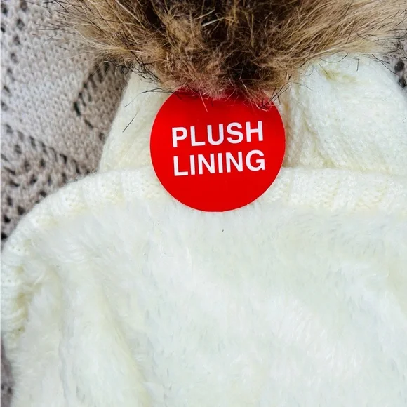 ZeroXposur Cream Knit Hat Pom Pom - Picture 4 of 7